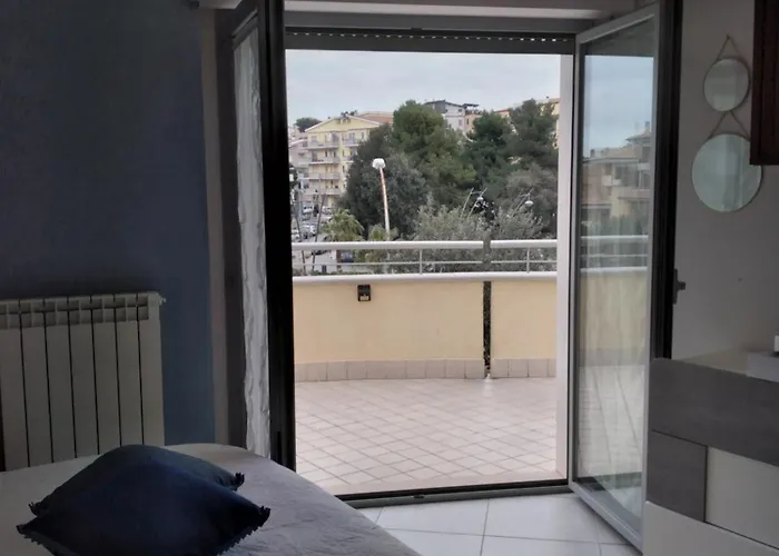 Minicasa Con Ampia Terrazza *