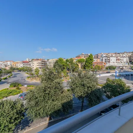 アパート Minicasa Con Ampia Terrazza ヴァスト