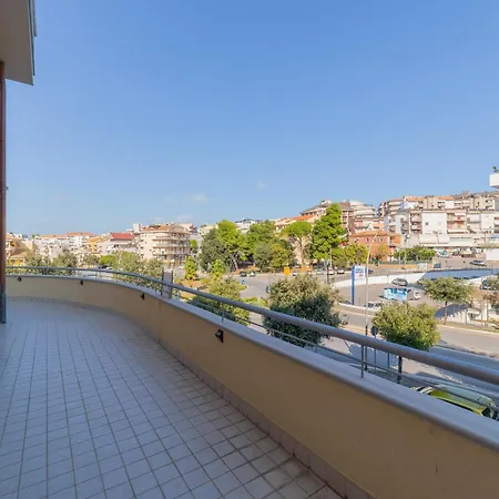 Minicasa Con Ampia Terrazza